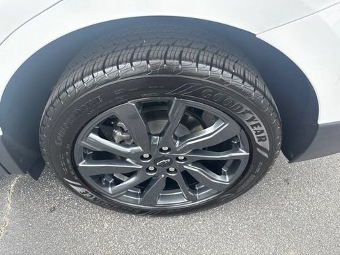 Used 2024 Chevrolet Equinox RS w/ LPO, Floor Liner Package AWD/4WD image 11