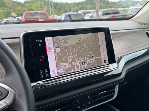 Used 2025 Volkswagen Atlas SEL Premium R-Line image 24