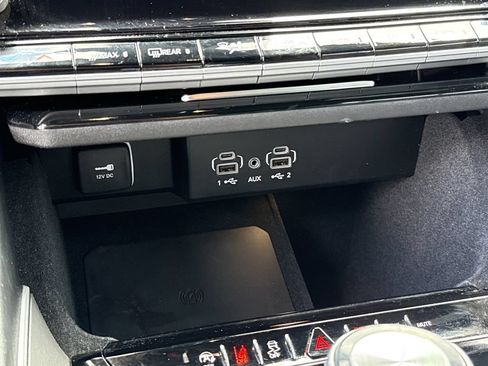 Used 2025 Jeep Wagoneer 4WD image 31