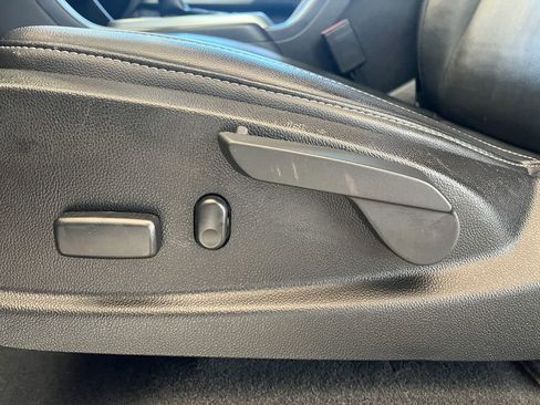 Used 2019 Chevrolet Colorado ZR2 w/ ZR2 Dusk Special Edition image 16