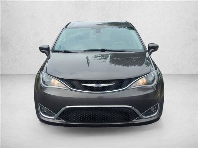 Used 2018 Chrysler Pacifica Touring Plus FWD image 2