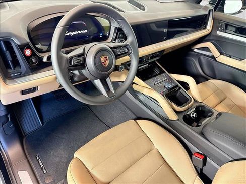 Used 2026 Porsche Cayenne AWD/4WD image 4