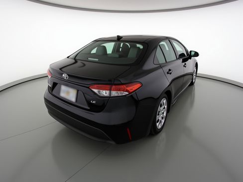 Used 2025 Toyota Corolla LE image 9
