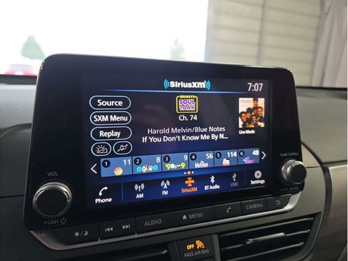 Used 2025 Nissan Altima 2.5 SV image 21