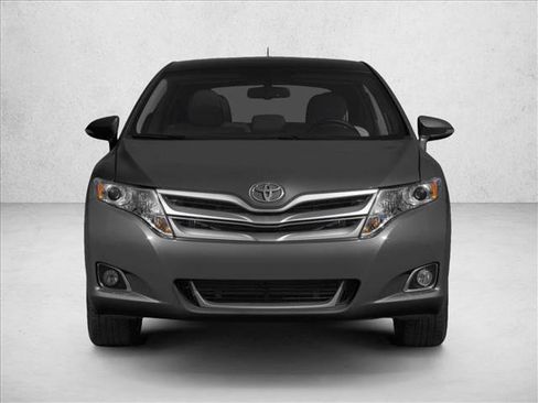 Used 2015 Toyota Venza XLE image 2