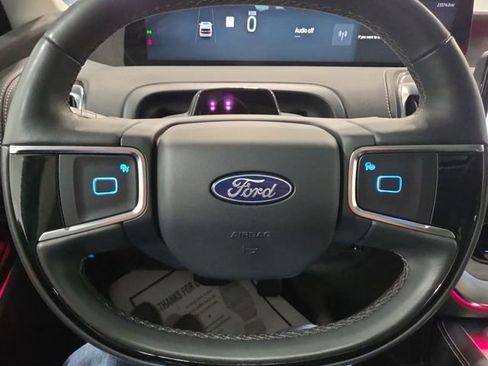 Used 2025 Ford Expedition Max Platinum AWD/4WD image 19