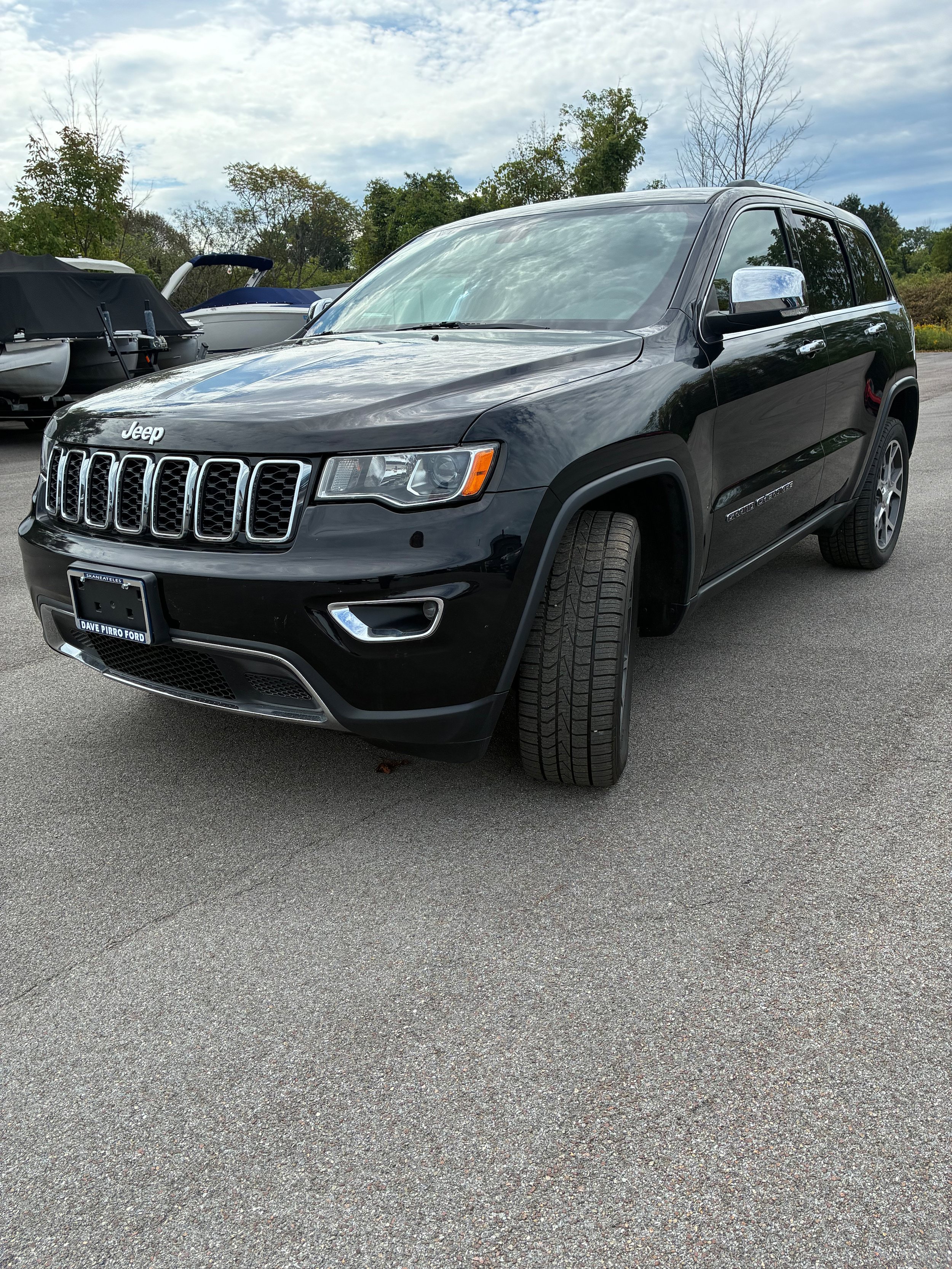 Used 2019 Jeep Grand Cherokee Limited AWD/4WD image 1