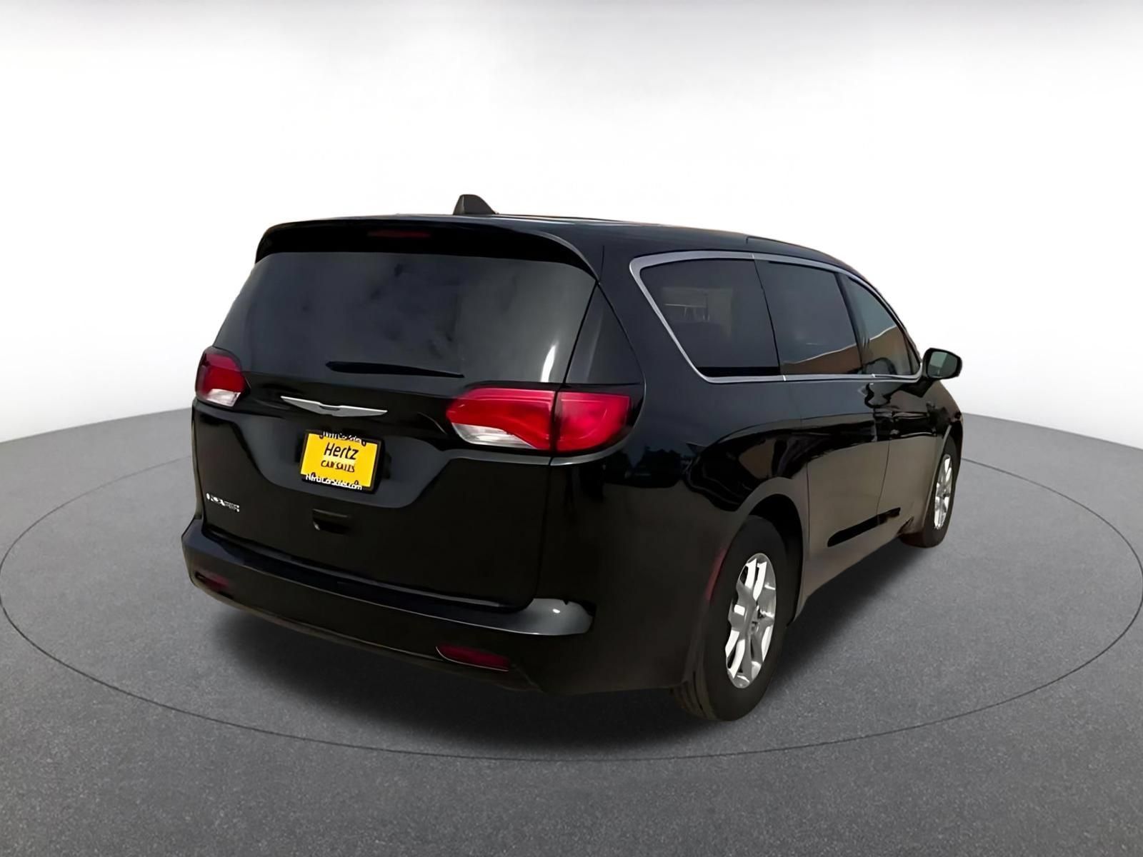 Used 2024 Chrysler Voyager LX FWD image 13