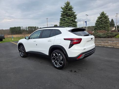 New 2026 Chevrolet Trax RS FWD image 2