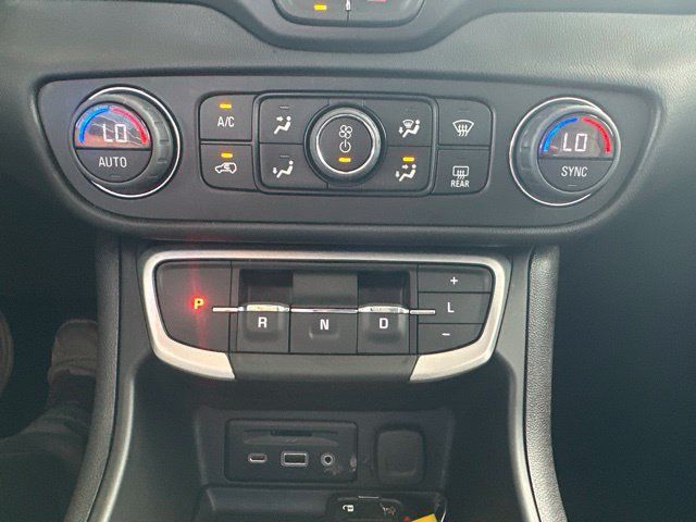 Used 2024 GMC Terrain SLT AWD/4WD image 41