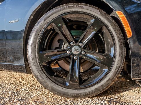 Used 2017 Dodge Charger R/T RWD image 13