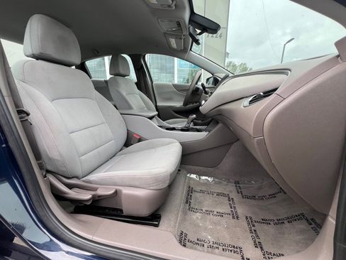 Used 2017 Chevrolet Malibu LS FWD image 17