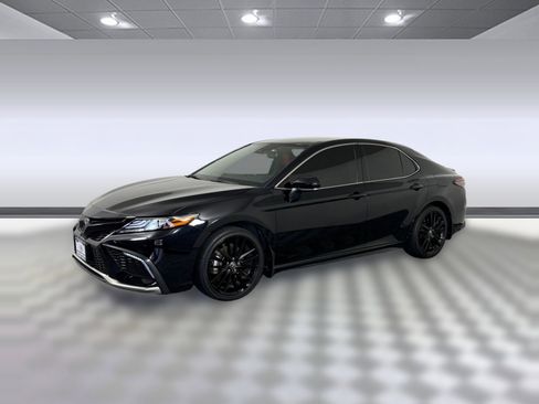 Used 2024 Toyota Camry XSE FWD image 1