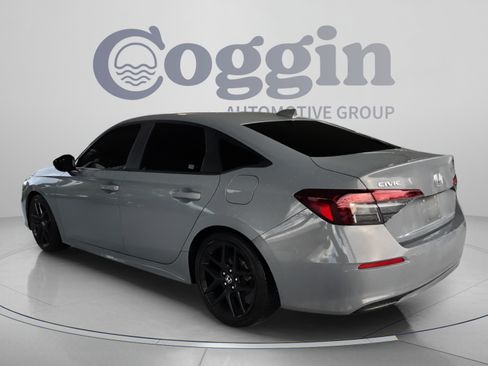 Used 2025 Honda Civic Sport image 3