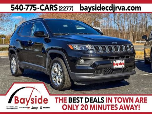 New 2025 Jeep Compass Latitude w/ Convenience Group AWD/4WD image 1