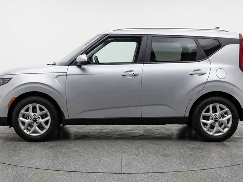 Used 2025 Kia Soul LX w/ LX Technology Package FWD image 5