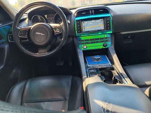 Used 2018 Jaguar F-PACE Premium AWD/4WD image 44