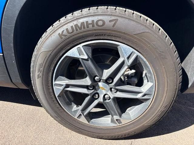 Used 2025 Chevrolet Blazer LT FWD image 5