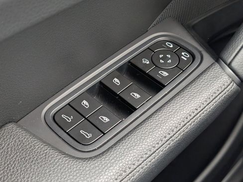 Certified 2025 Porsche Cayenne Coupe image 29