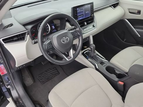 Used 2022 Toyota Corolla Cross LE FWD image 19