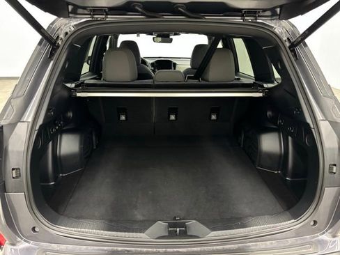Used 2025 Subaru Forester Premium AWD/4WD image 9