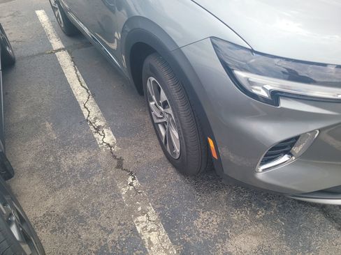 Used 2023 Buick Envision Essence FWD image 4