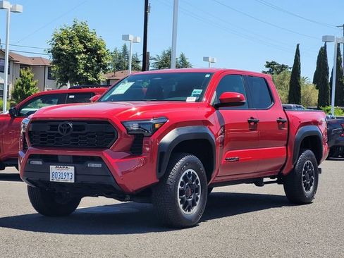 Certified 2024 Toyota Tacoma TRD Off-Road w/ TRD Off Road Upgrade Package AWD/4WD image 10