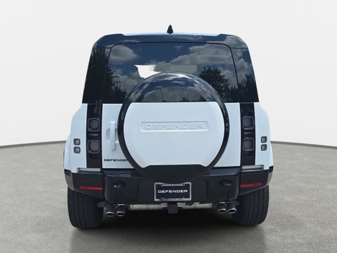 New 2025 Land Rover Defender 110 V8 image 6