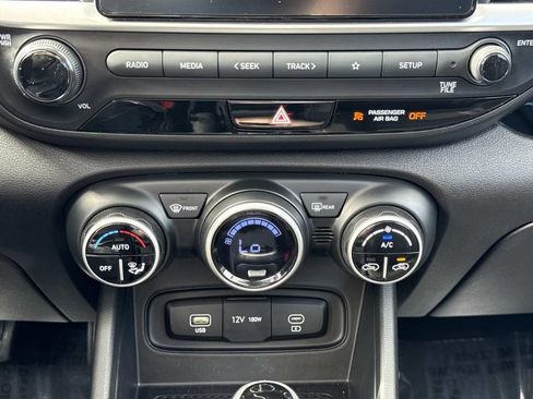 Used 2023 Hyundai Venue SEL w/ Cargo Package FWD image 7