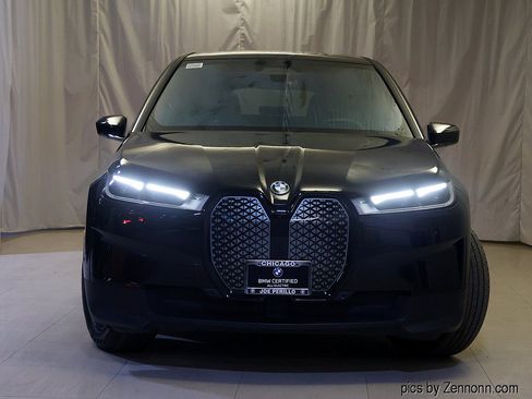 Used 2024 BMW iX xDrive50 w/ Premium Package AWD/4WD image 6