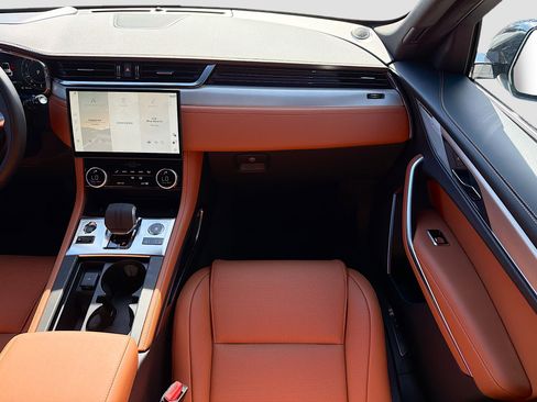 New 2026 Jaguar F-PACE R-Dynamic S image 18