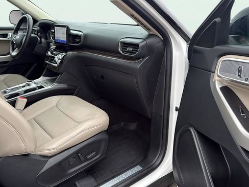 Used 2023 Ford Explorer Limited w/ Class IV Trailer Tow Package image 17