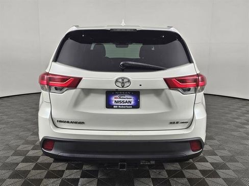 Used 2019 Toyota Highlander XLE image 5