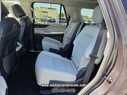 New 2026 Lincoln Navigator Premiere AWD/4WD image 7