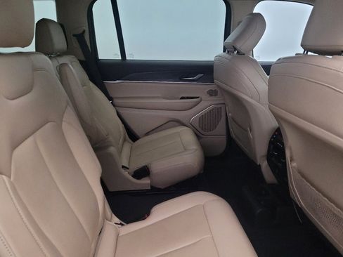 Used 2022 Jeep Grand Cherokee L Limited image 19