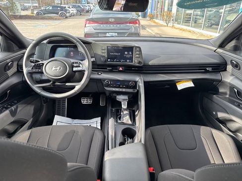 Certified 2025 Hyundai Elantra Sport image 57