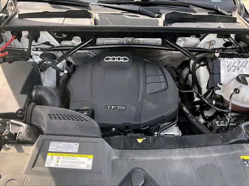 Used 2019 Audi Q5 2.0T Premium Plus w/ Premium Plus Package AWD/4WD image 32