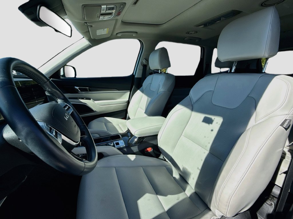 Used 2025 Kia Telluride S FWD image 14