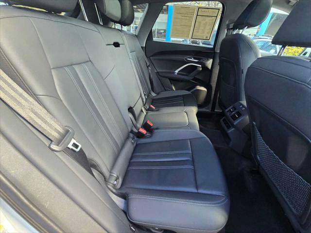 Used 2025 Audi Q5 Premium w/ Convenience Package AWD/4WD image 12