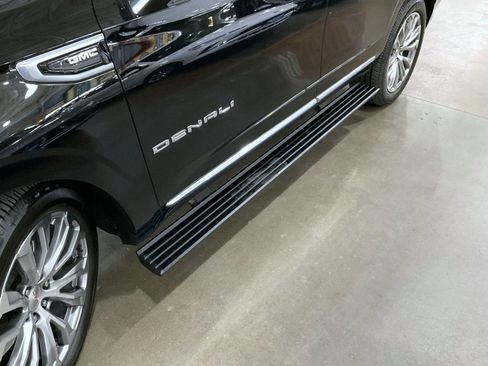 Used 2021 GMC Yukon Denali w/ Denali Ultimate Package image 23