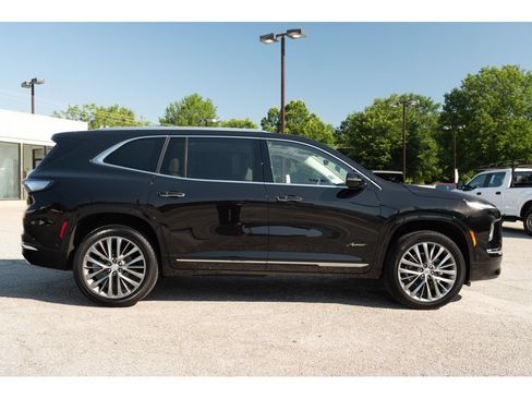 Used 2025 Buick Enclave Avenir w/ Super Cruise Package FWD image 9