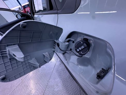 Used 2025 Kia K4 LXS image 38