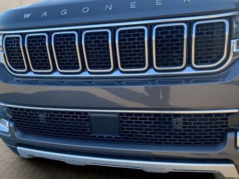 Used 2024 Jeep Wagoneer Series II w/ Flexible Seating Group image 15