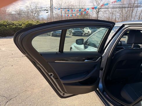 Used 2017 BMW 530i xDrive w/ Premium Package image 23