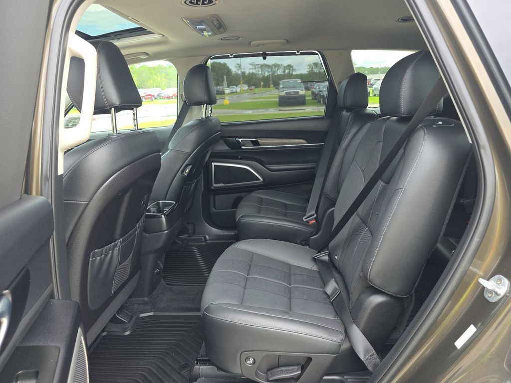 Used 2021 Kia Telluride EX w/ EX Premium Package FWD image 12