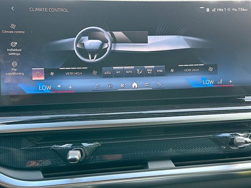 New 2027 BMW X7 xDrive40i w/ Executive Package AWD/4WD image 11