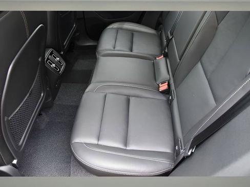 Certified 2025 Volvo XC40 B5 Core w/ Protection Package Premier image 13