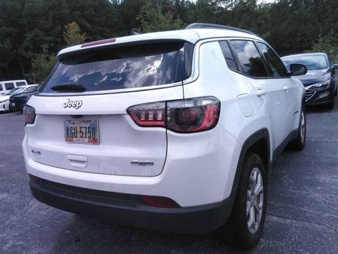 Used 2024 Jeep Compass Latitude AWD/4WD image 2
