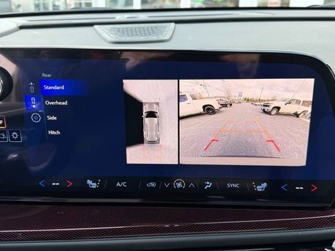 New 2026 Chevrolet Traverse Z71 w/ Enhanced Driving Package image 6