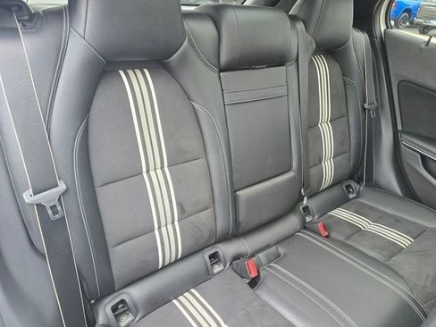 Used 2018 Mercedes-Benz GLA 250 4MATIC image 31